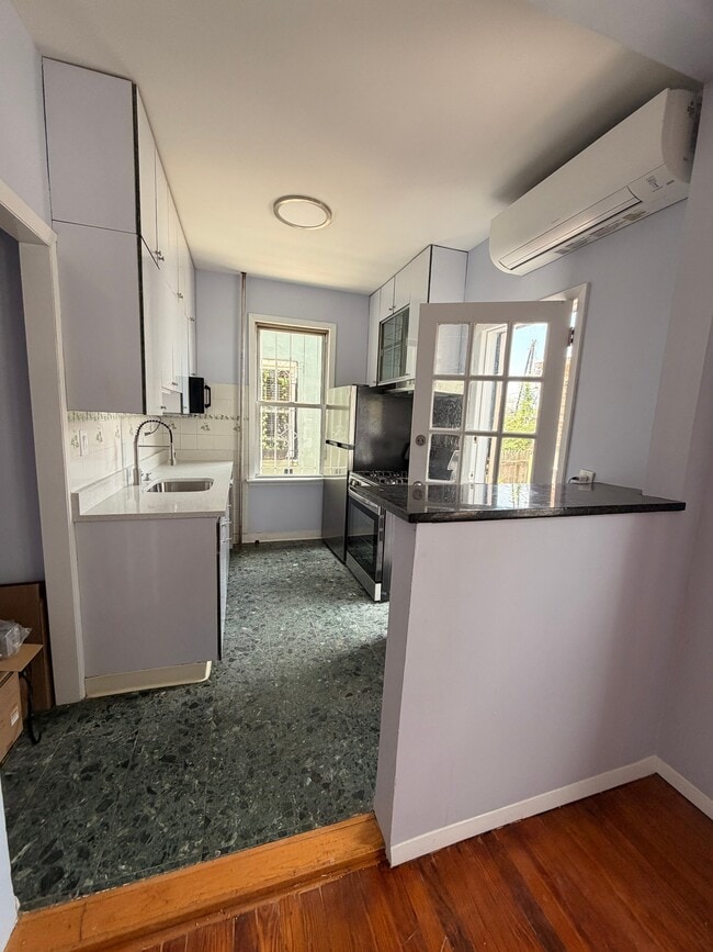 Building Photo - 23-78 32nd St Unit 1st