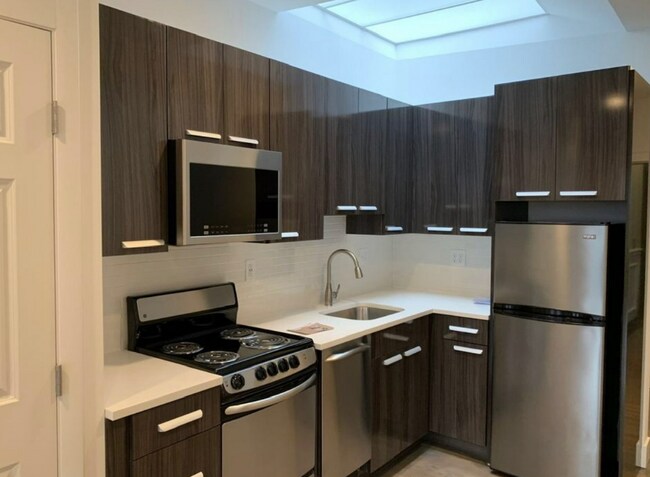 Photo - 88 West Cedar St