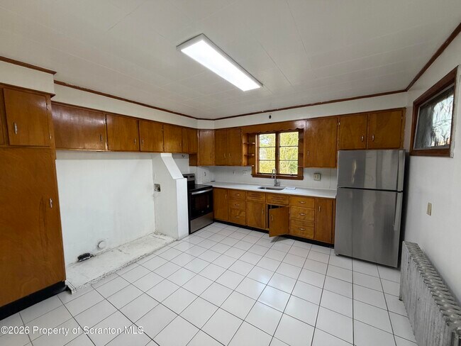 Building Photo - 316 Putnam St