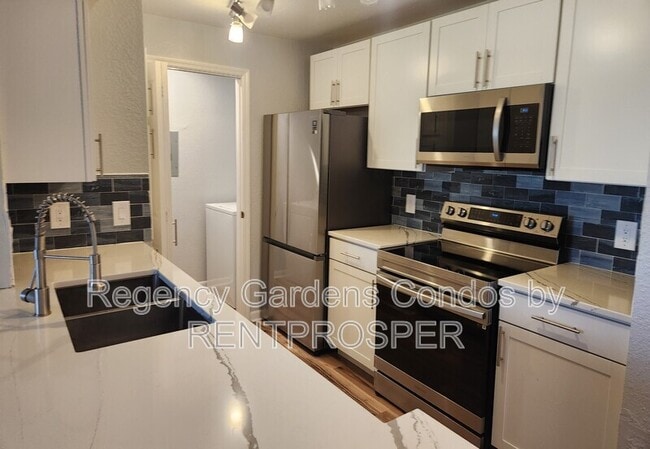 Building Photo - 4301 Lizshire Ln Unit 206
