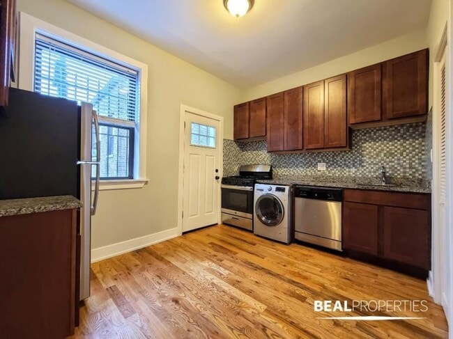 Photo - 3 bedroom in CHICAGO IL 60657 Unit 3