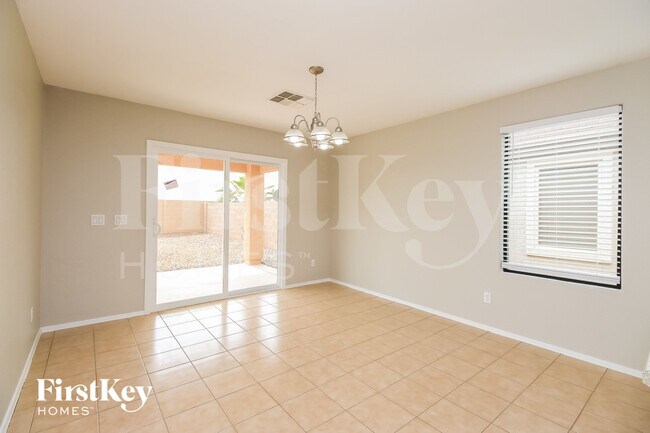 Photo - 941 E Leslie Ave