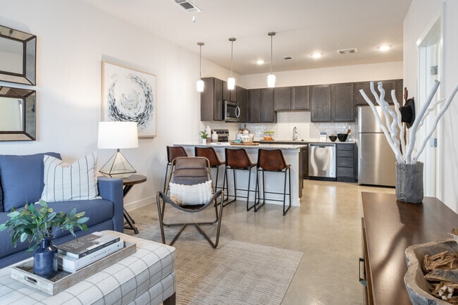 1HAB, 1BA - 721 ft² - The Ridge at Headwaters