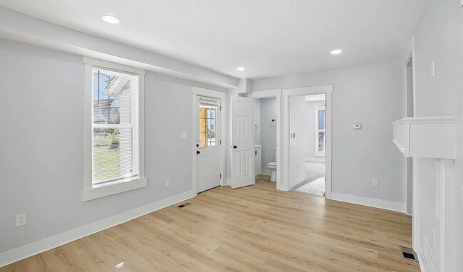 Photo - 1531 Chapel St