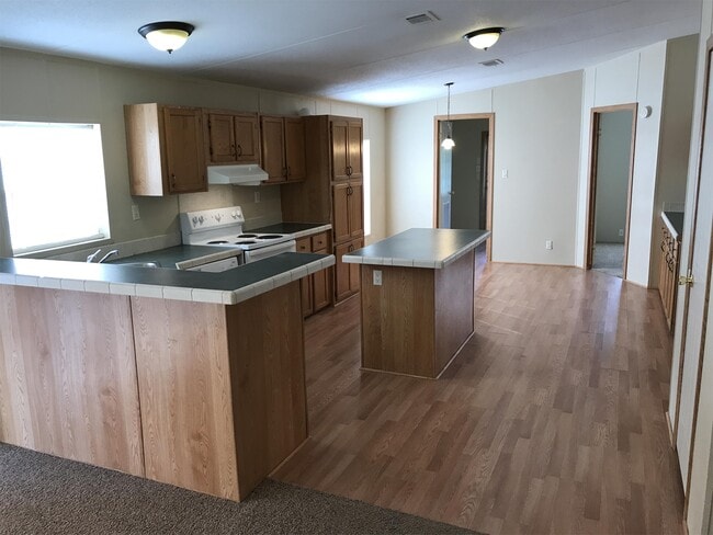 Photo - 2500 Redwood Cir