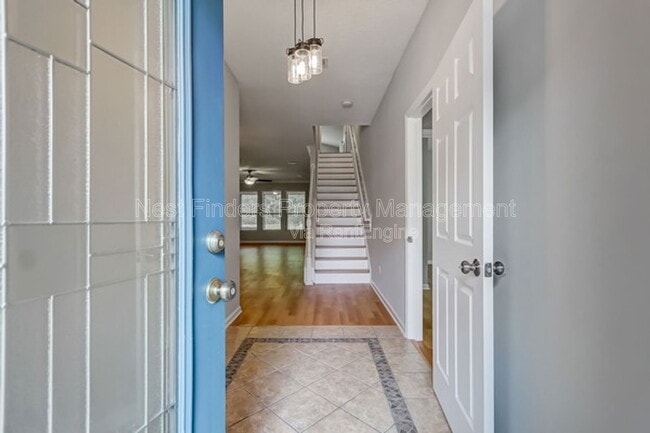 Photo - 412 Chattan Way