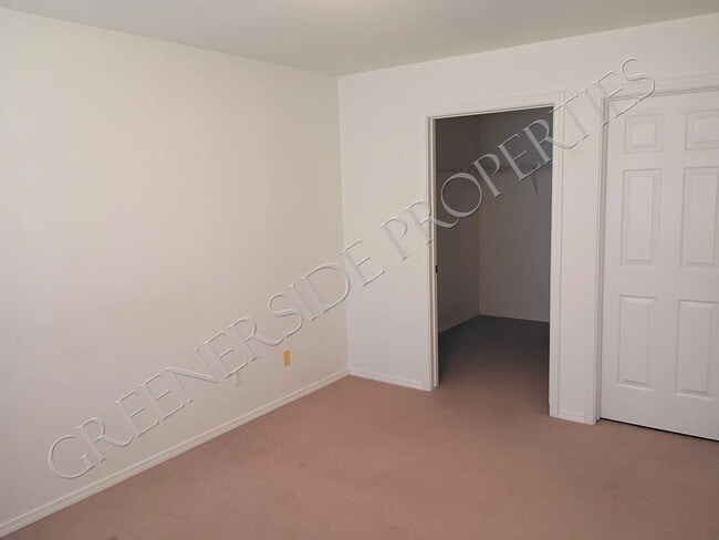 Master Closet - 677 Paradise Plz Unit 101