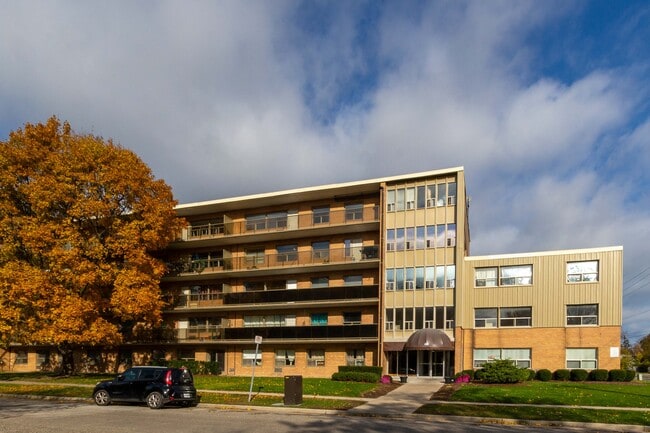 Photo - Bryn Mawr Apartments