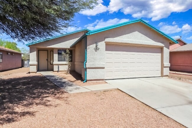 Building Photo - 1656 W Wood Crest Ct