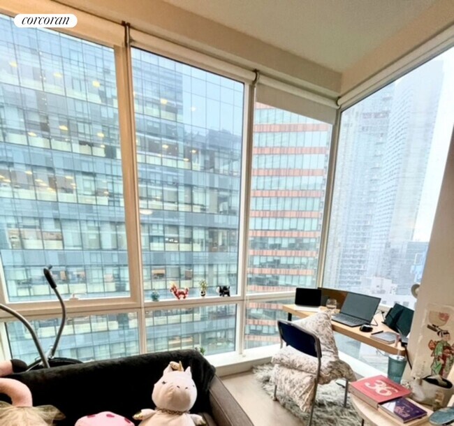 4212 28th St Apartment Queens, NY