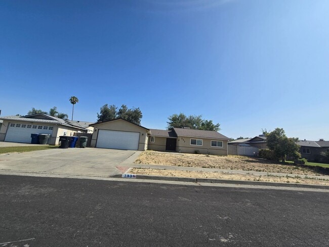 3 BR 2 BA Available Now - 3 BR 2 BA Available Now House