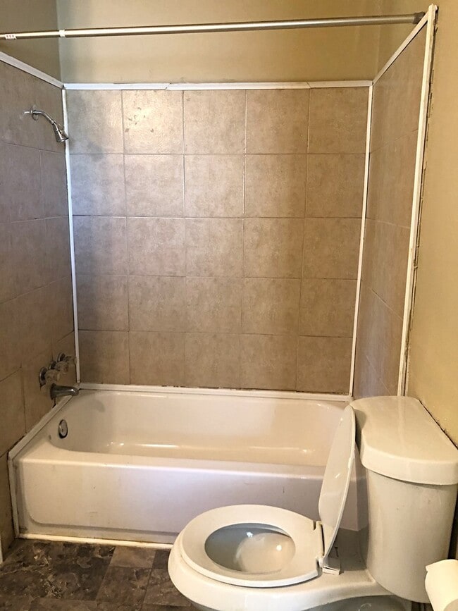 Photo - 735 Rosedale Dr