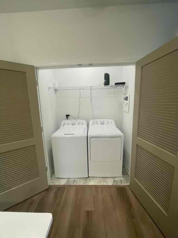 Photo - 735 Putney Hl Rd