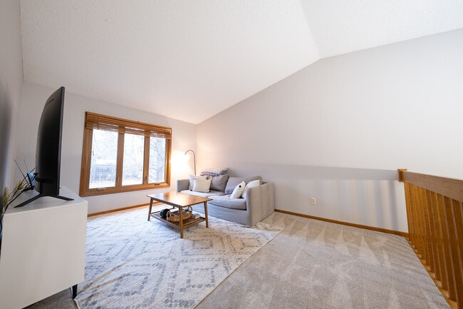 Building Photo - 825 Golden Meadow Rd