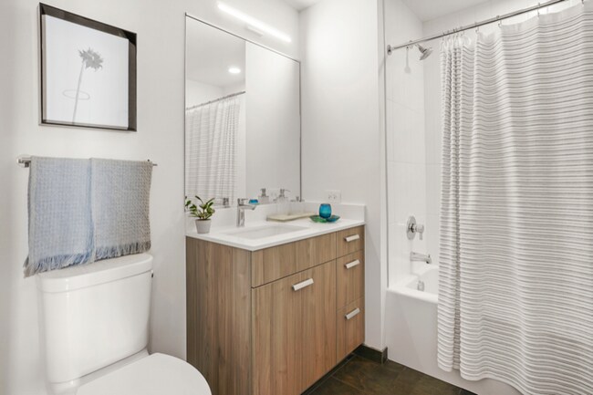 175 N Harbor Dr Unit 1402