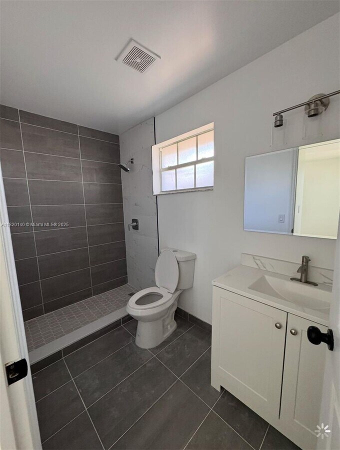 Photo - 617 NW 3rd Ave