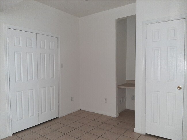 Photo - 4542 Otterbury Dr Unit A