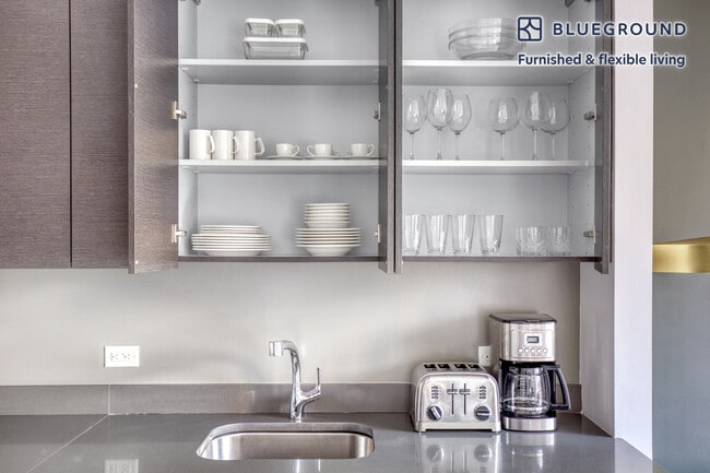 Photo - 309 5th Ave Apartamento Unidad FL16-ID353