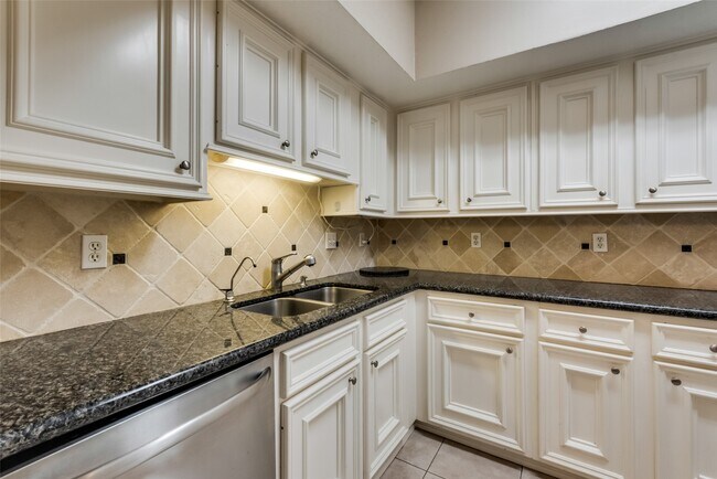Photo - 1300 Augusta Dr Unit 28