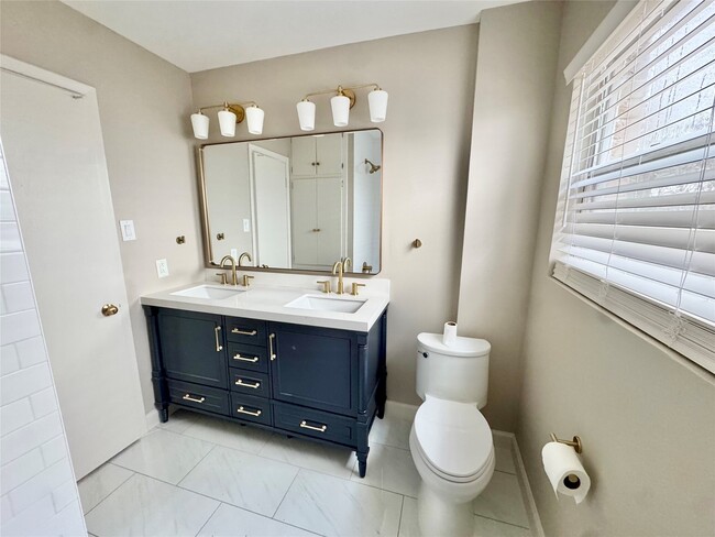 Photo - 8218 Edgemoor Dr