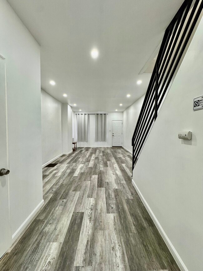 Photo - 1828 E Orleans St