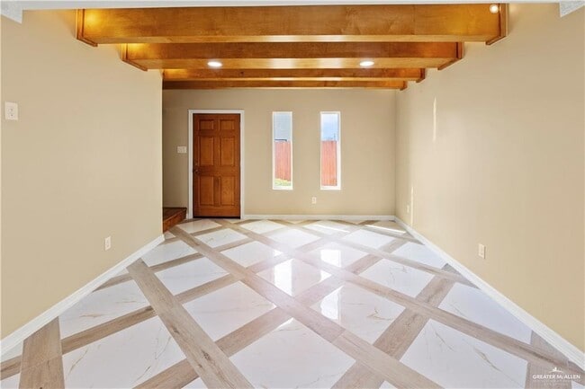 1405 Karen Dr