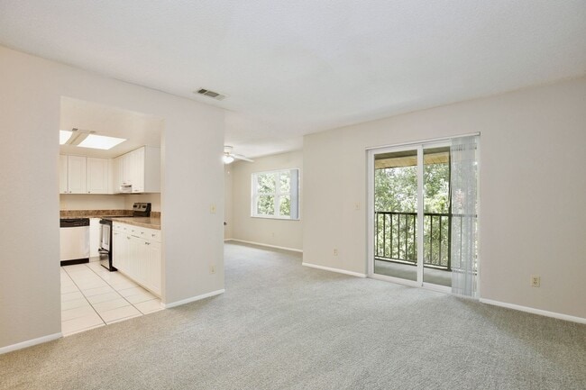 Photo - Spacious 2/2 Condo in Hawthorne Village - Orlando! Available Now!