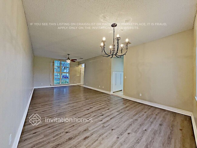 Photo - 10349 Quito St