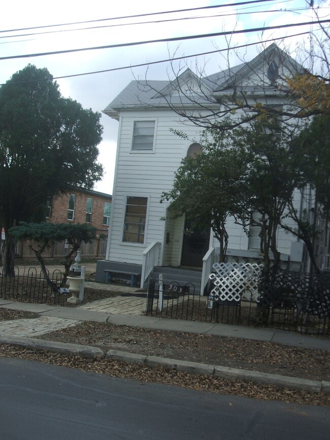 Photo - 303 Howard St. Unidad Apt 201