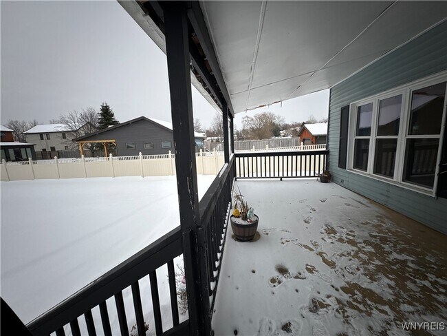 Photo - 1227 Losson Rd