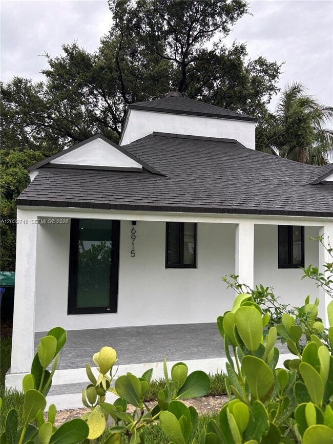 Photo - 6911 NW 4th Ct Unidad 6915