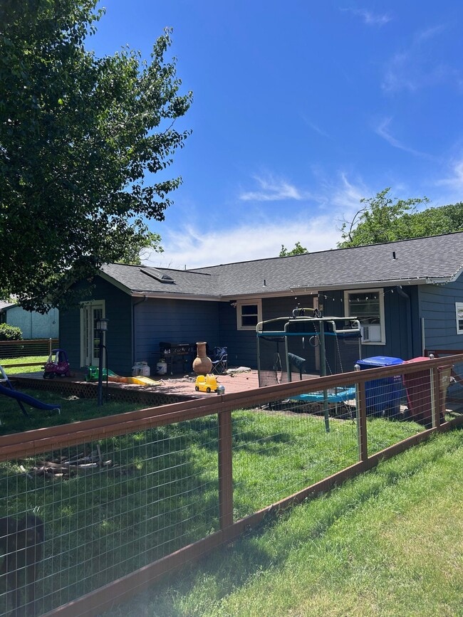 Photo - 1102 Walnut St