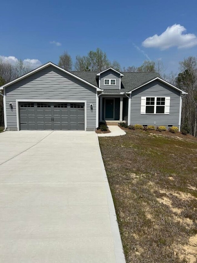 Building Photo - 153 Harmony Trl