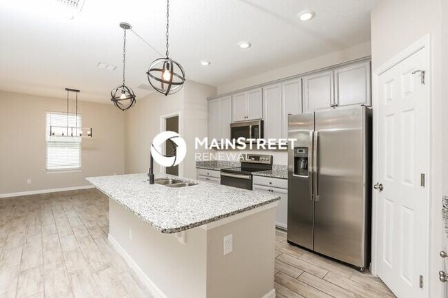 Photo - 3 Bedroom Pet-Friendly Home in GRAND ISLAND, FL with Main Street Renewal