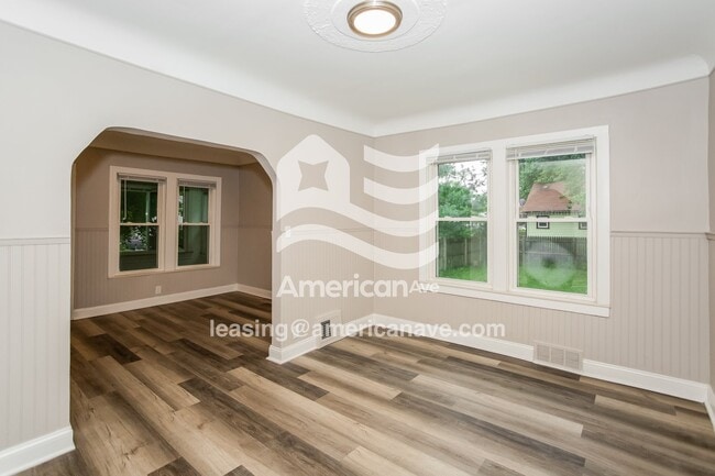 Photo - 404 W George Ave