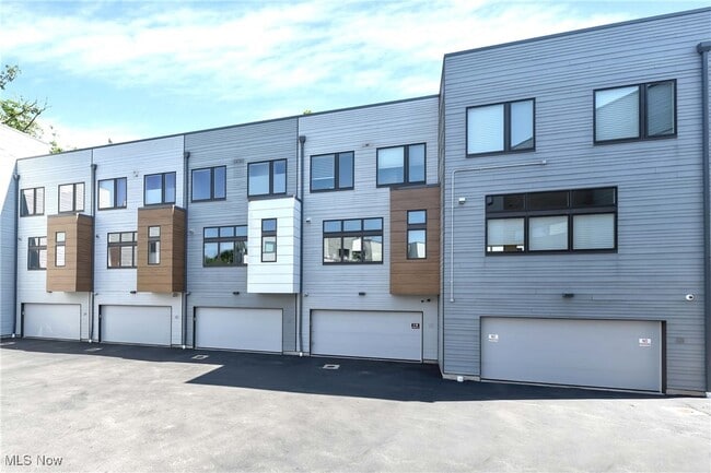 Photo - 18875 Riversouth Ter