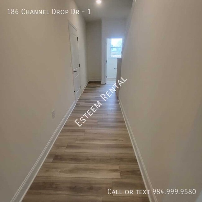 Photo - 186 Channel Drop Dr