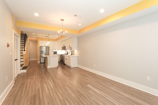 Building Photo - 1225 Raum St NE Unit #2 Rental