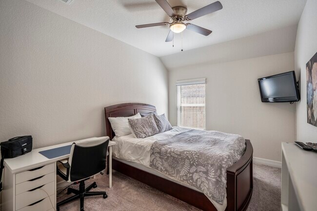 Photo - 40527 Goldeneye Pl