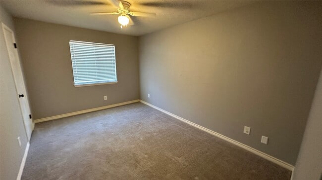 Photo - 8607 Knoll Forest Dr