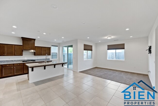 Photo - 1227 Las Rosas Ave