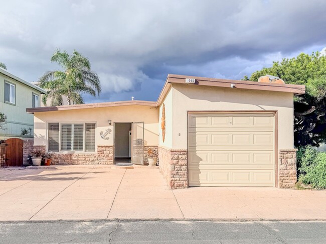 Building Photo - 1065 Belfast Ln