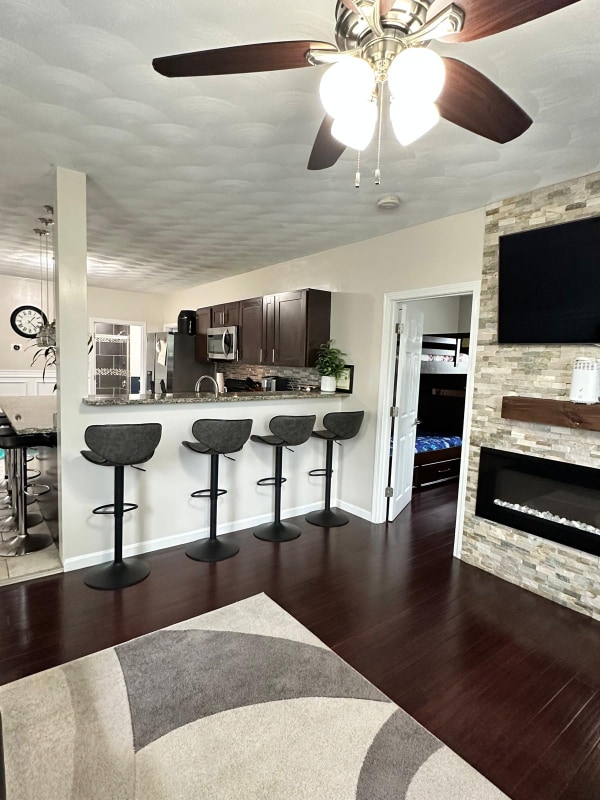 Photo - 8. Seymour Ave