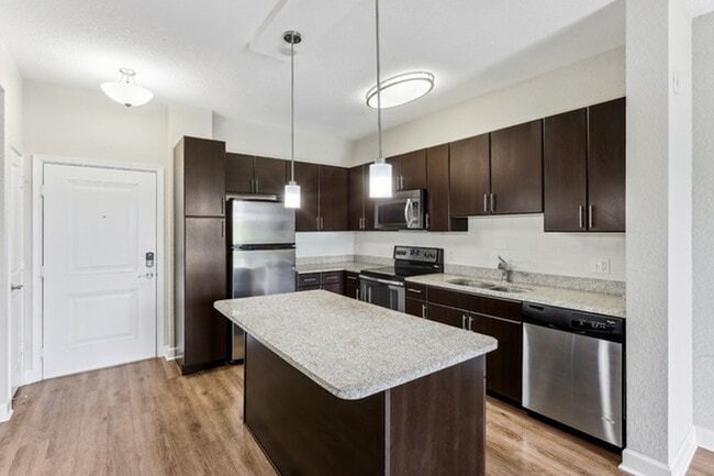 Kitchen - Lantower Westshore