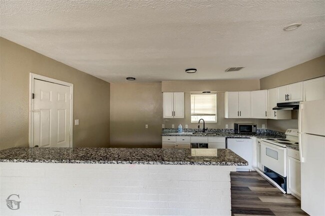 Photo - Refurbished - 3 bdrm 1 bath