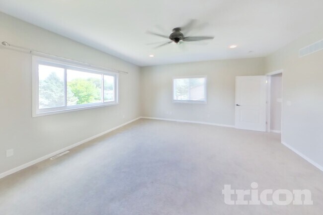 Photo - 9864 Wake St NE
