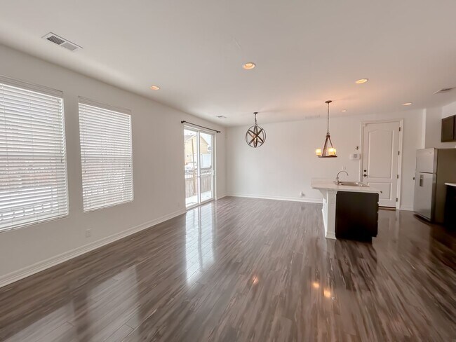 Photo - 2846 Iola St