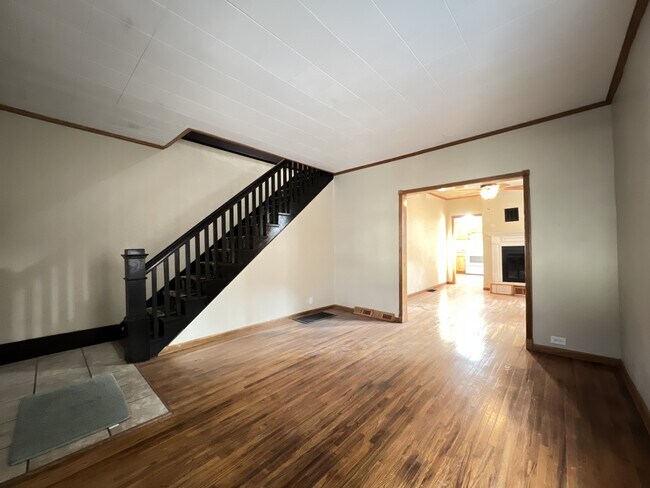 Photo - 2268 White St