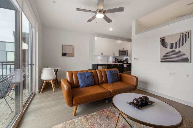 Photo - 633 E Main St Unit ID1031633P