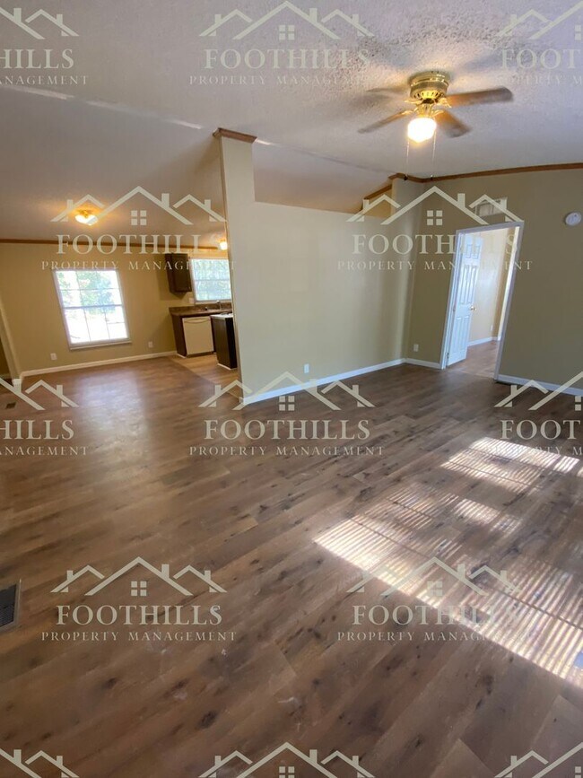 Spacious 4Bedroom Doublewide with Master House House Rental in